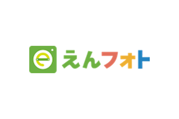 Logo for Enphoto with Japanese text, featuring a green icon with the letter 'e' and multicolored Japanese characters on a white background.